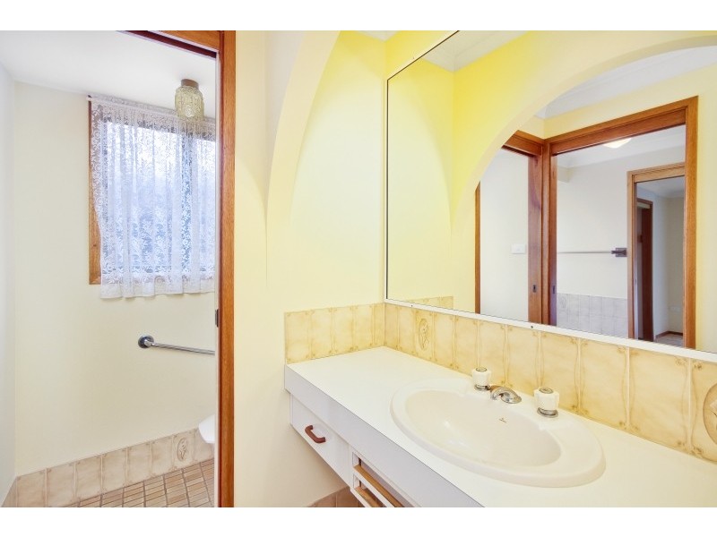 51 Catherine Street, Mannering Park NSW 2259