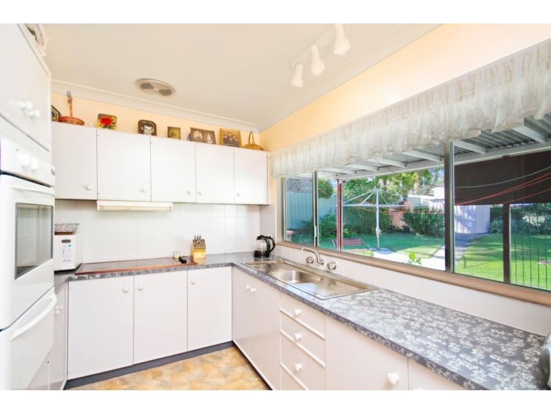 21 Tarwarri Road, Summerland Point NSW 2259