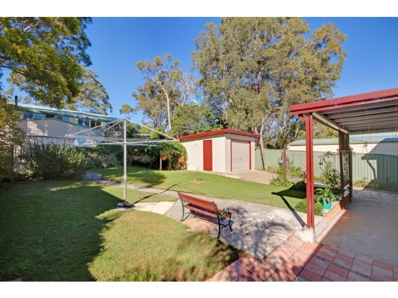 21 Tarwarri Road, Summerland Point NSW 2259
