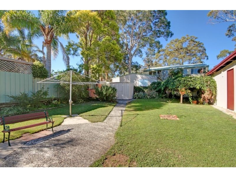 21 Tarwarri Road, Summerland Point NSW 2259