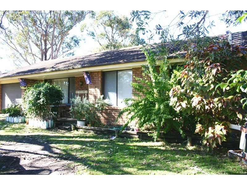 37 Murrumbong Road, Summerland Point NSW 2259