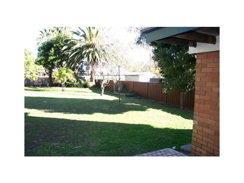 9 Waverley Road, Mannering Park NSW 2259