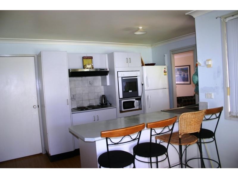 13 Barclay Avenue, Mannering Park NSW 2259