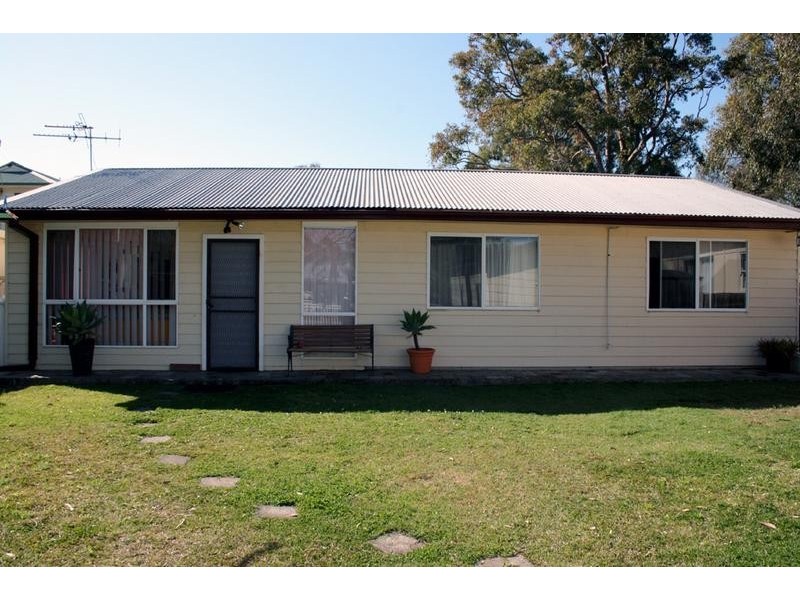 10 Marmion Street, Mannering Park NSW 2259