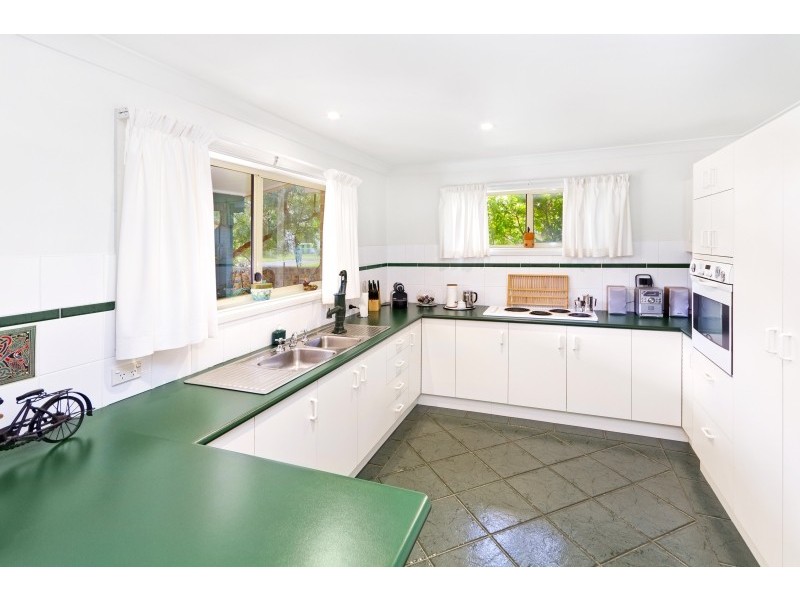 2 Omega Avenue, Summerland Point NSW 2259
