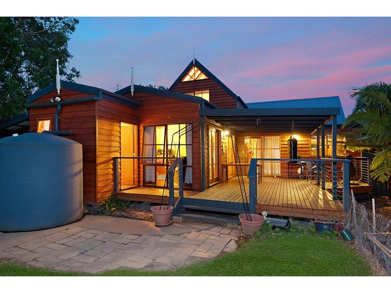 17 Muraban Road, Summerland Point NSW 2259