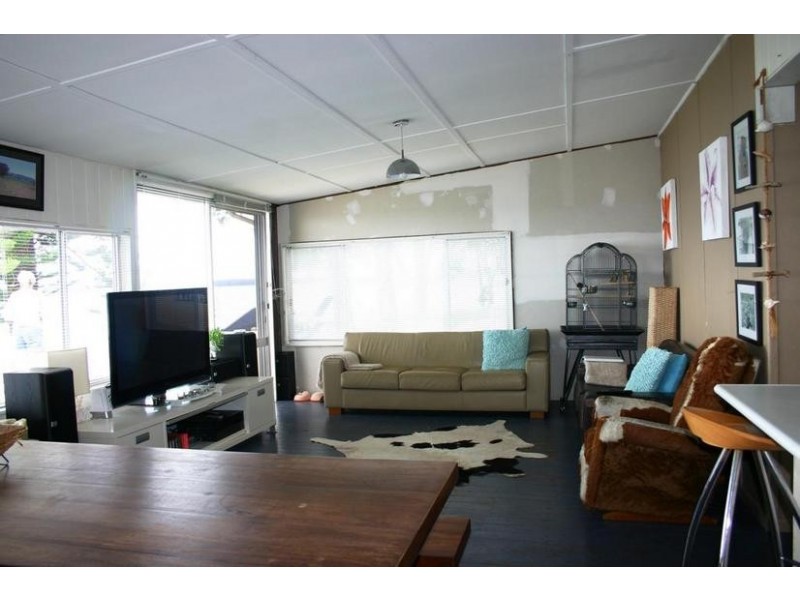 30 Scott road, Mannering Park NSW 2259