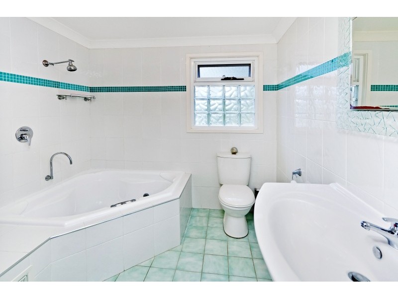 70 Kullaroo Road, Summerland Point NSW 2259