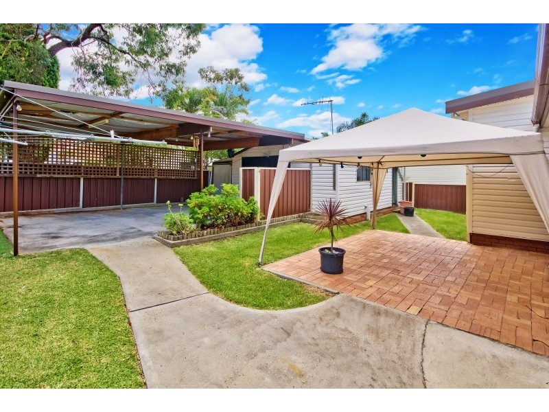 15 Illawong Road, Summerland Point NSW 2259