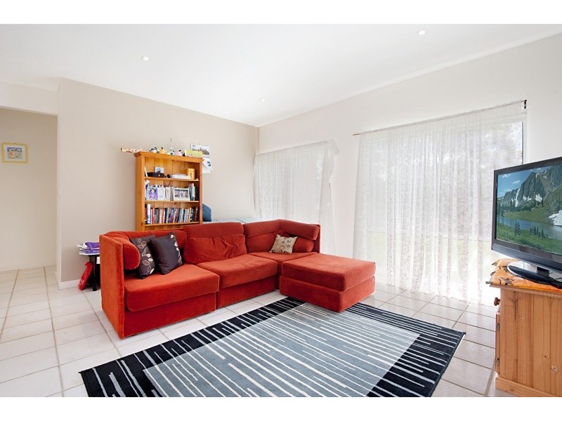 16 High Street, Wyee Point NSW 2259