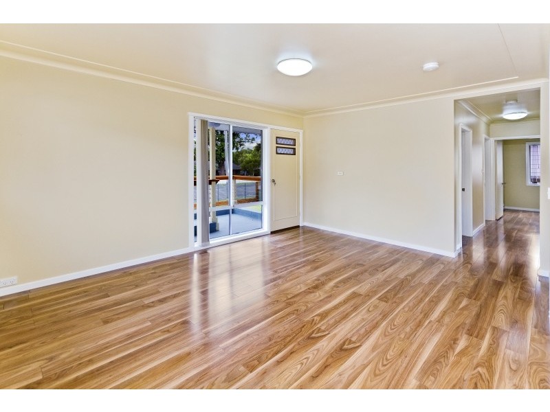 33 Spencer Street, Mannering Park NSW 2259