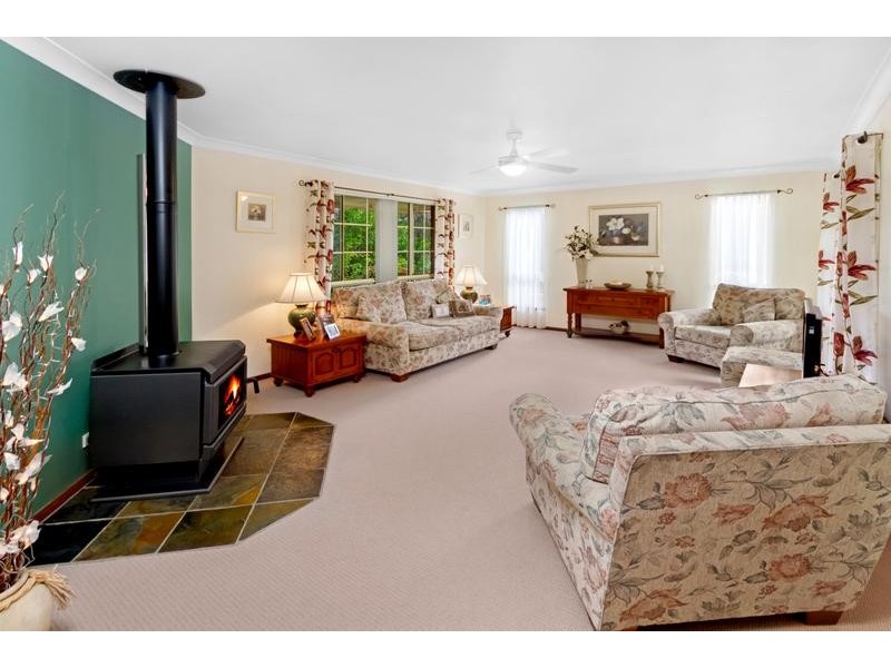 126 Cams Boulevarde, Summerland Point NSW 2259