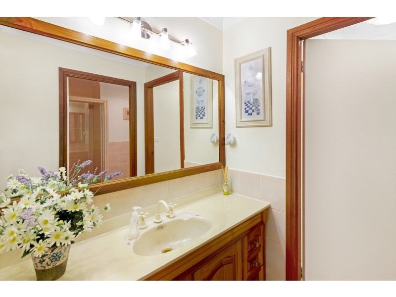 126 Cams Boulevarde, Summerland Point NSW 2259