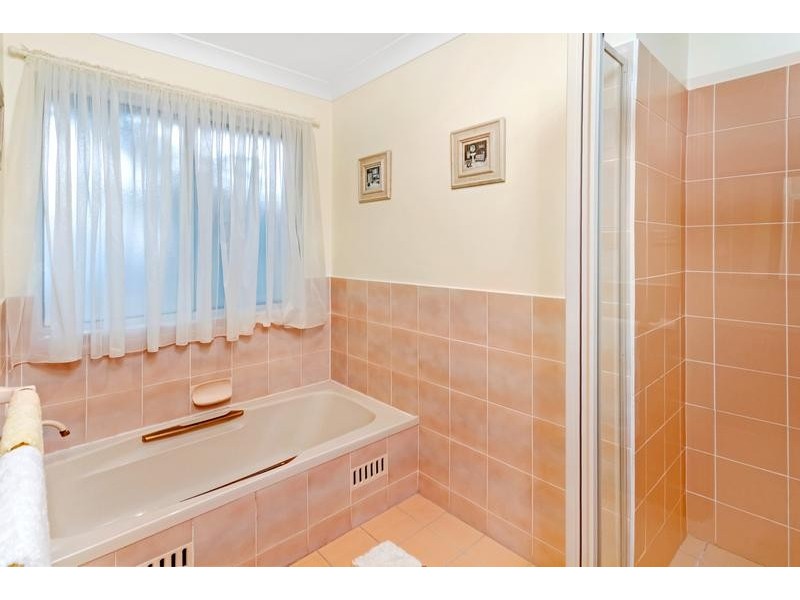 126 Cams Boulevarde, Summerland Point NSW 2259