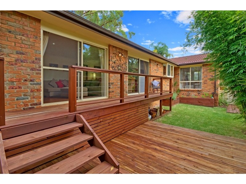 126 Cams Boulevarde, Summerland Point NSW 2259