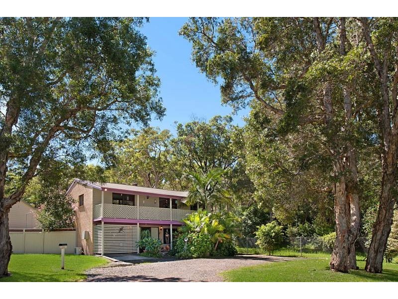 1 Findlay Avenue, Chain Valley Bay NSW 2259