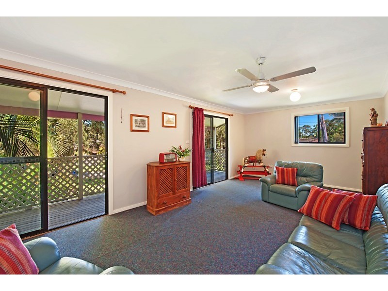1 Findlay Avenue, Chain Valley Bay NSW 2259
