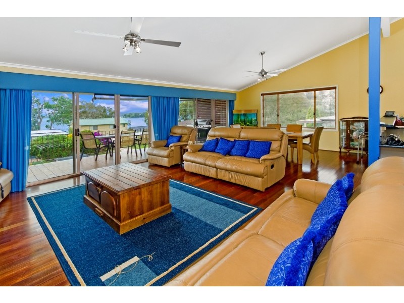 54 Kullaroo Road, Summerland Point NSW 2259
