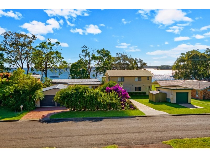 54 Kullaroo Road, Summerland Point NSW 2259
