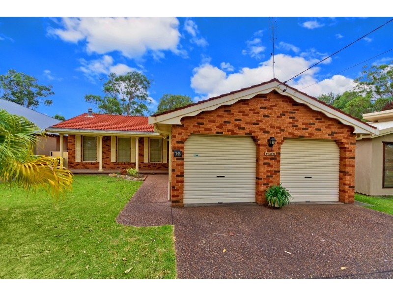 13 Birrabang Avenue, Summerland Point NSW 2259