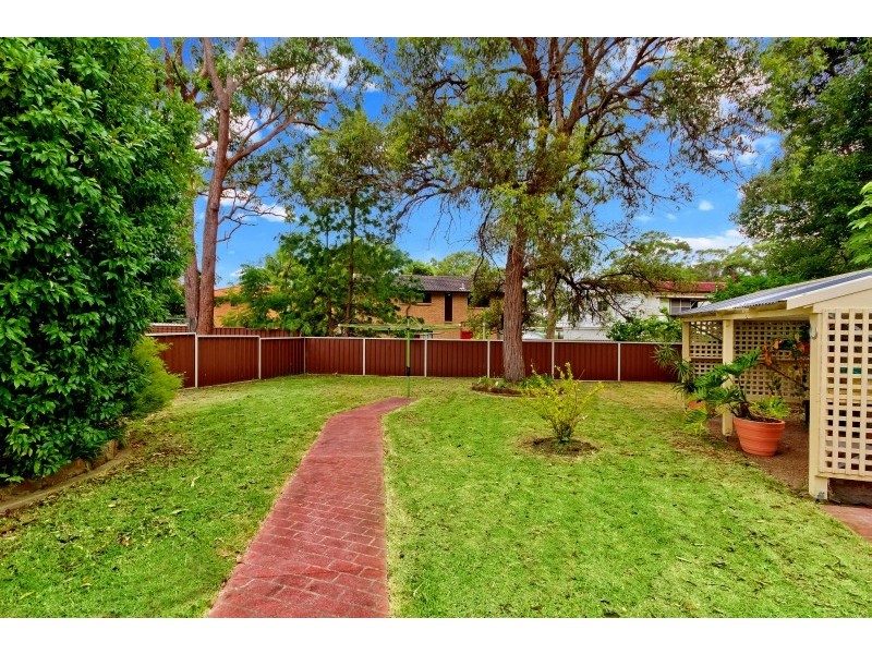 13 Birrabang Avenue, Summerland Point NSW 2259