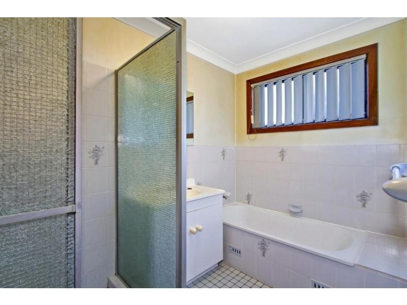 27 Ravenswood Street, Mannering Park NSW 2259