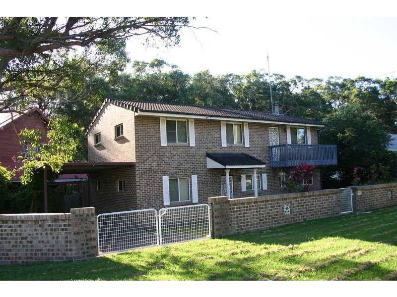 2 Cudgee Avenue, Summerland Point NSW 2259