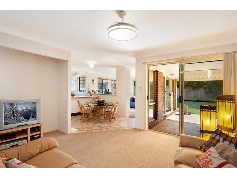 10 Mainsail Court, Lake Munmorah NSW 2259