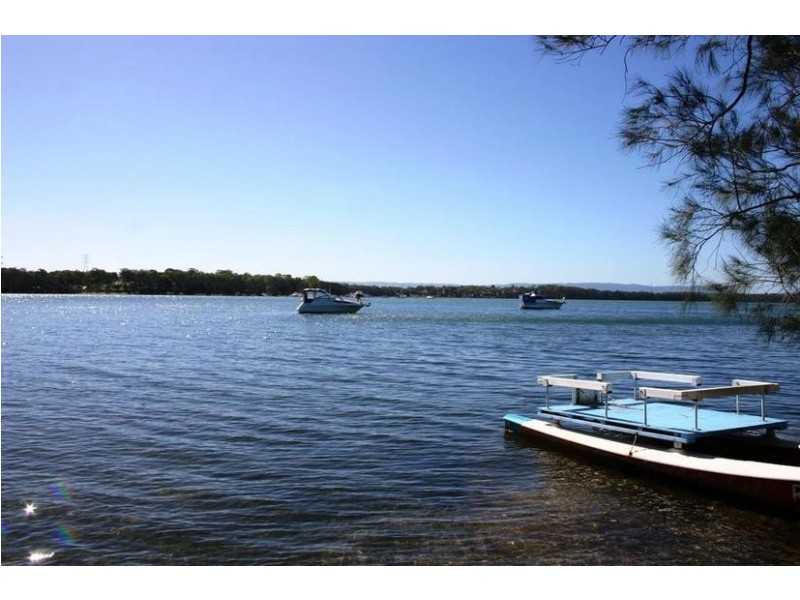 2 Kevin Street, Mannering Park NSW 2259