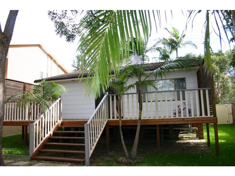 71 Cams Boulevarde, Summerland Point NSW 2259