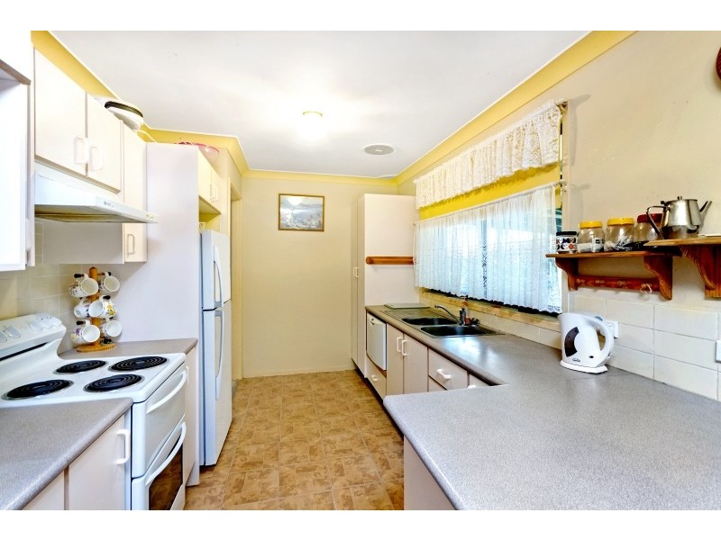 31 Ravenswood Street, Mannering Park NSW 2259