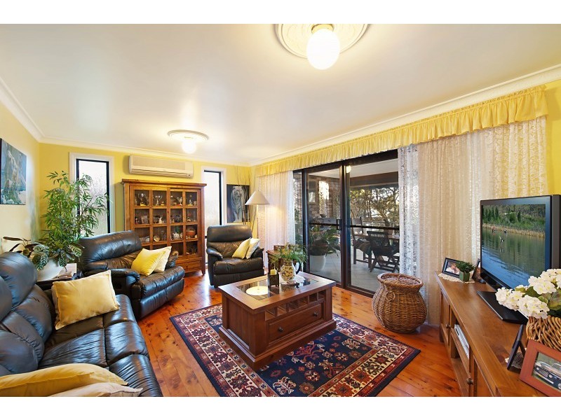 109 Griffith Street, Mannering Park NSW 2259