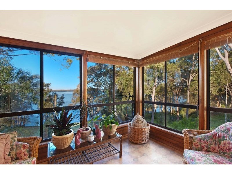 109 Griffith Street, Mannering Park NSW 2259