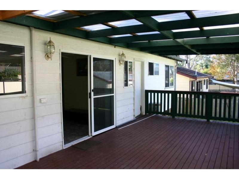 14 Lake Street, Wyee Point NSW 2259