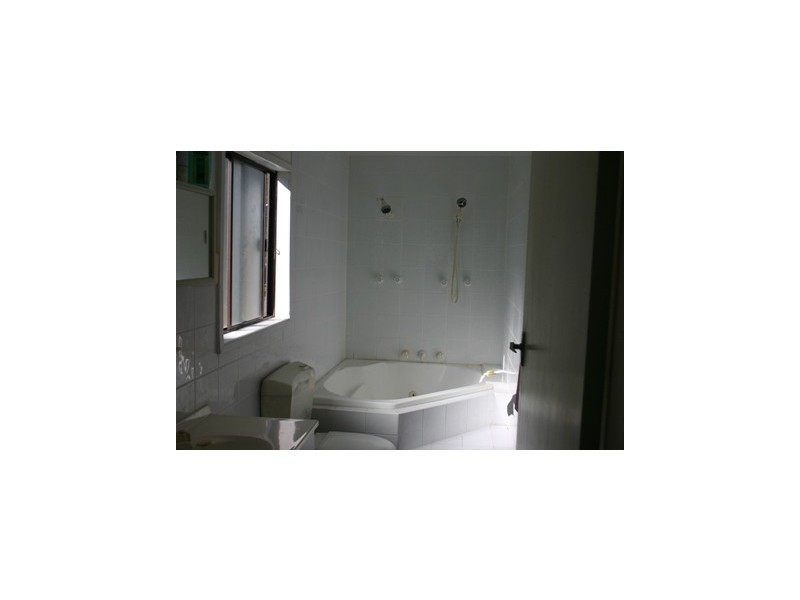 20 Monterey Street, Mannering Park NSW 2259