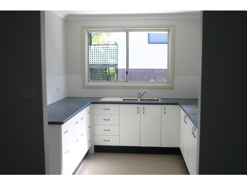 22 Griffith Street, Mannering Park NSW 2259