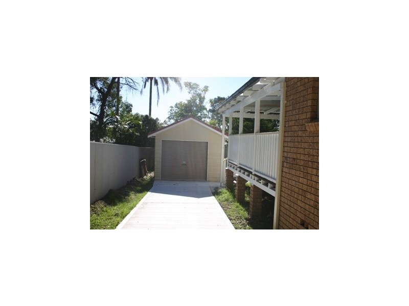22 Griffith Street, Mannering Park NSW 2259
