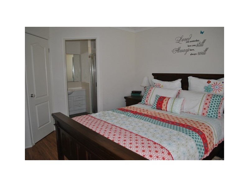 3 Mariner Close, Summerland Point NSW 2259