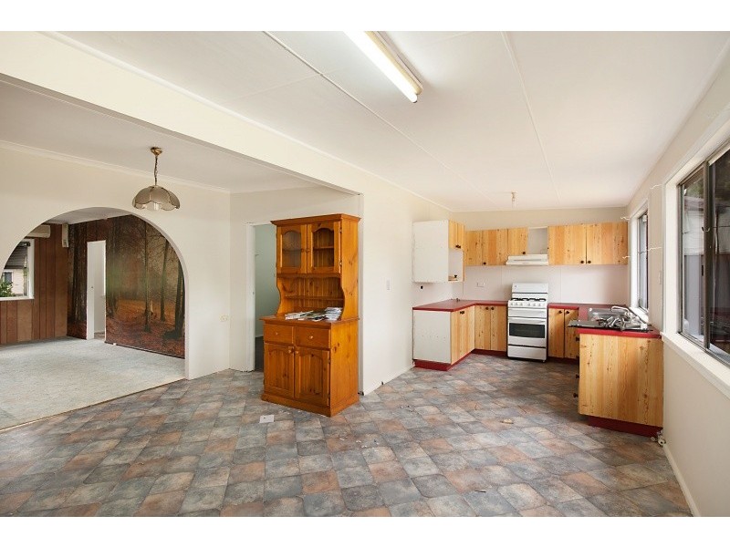 21 Queens Road, Lake Munmorah NSW 2259