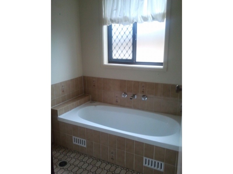 7 Blackford Avenue, Kanwal NSW 2259