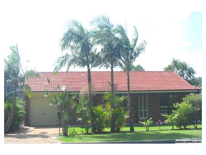 19 Elizabeth Bay Drive, Lake Munmorah NSW 2259
