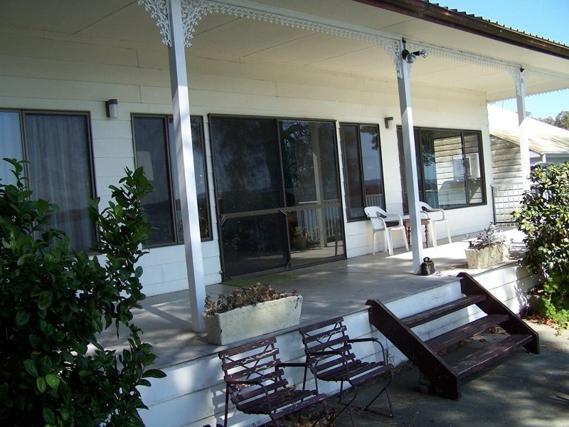 1A Kenilworth Street, Mannering Park NSW 2259