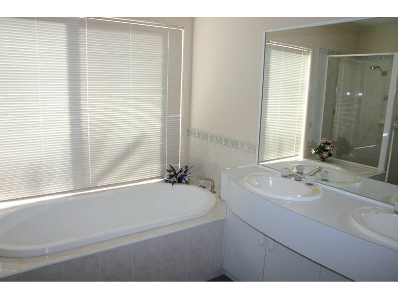 56 Lloyd Avenue, Chain Valley Bay NSW 2259