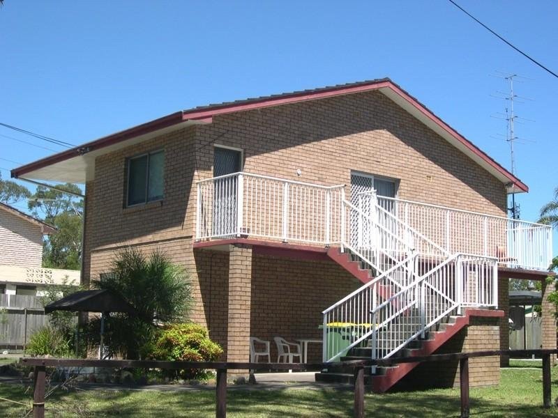 2/115 Vales Road, Mannering Park NSW 2259