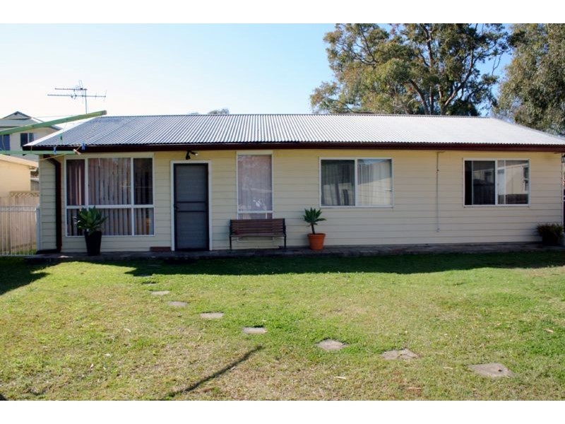 10 MARMION STREET, Mannering Park NSW 2259