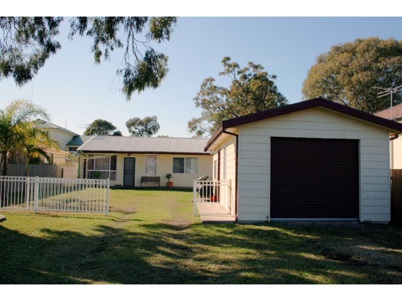 10 MARMION STREET, Mannering Park NSW 2259