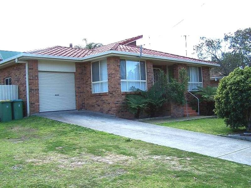 10 Rosemount Avenue, Lake Munmorah NSW 2259