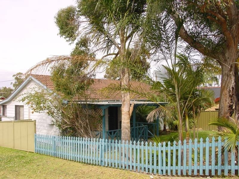 44 Vales Road, Mannering Park NSW 2259
