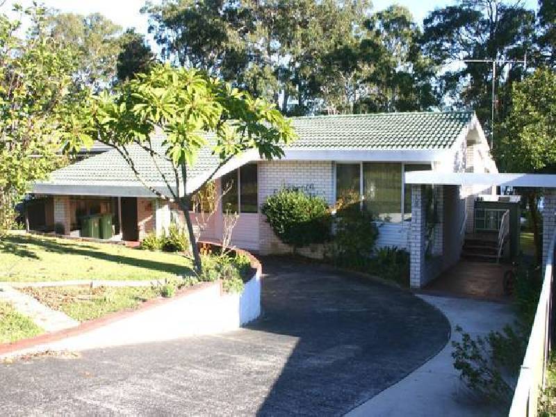18 Harwood Close, Mannering Park NSW 2259