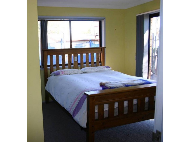 36 Griffith Street, Mannering Park NSW 2259